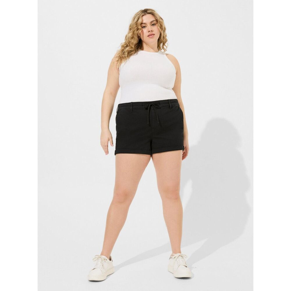TORRID 3.5 Inch Pull-On Weekend Stretch Twill Short, Size 4